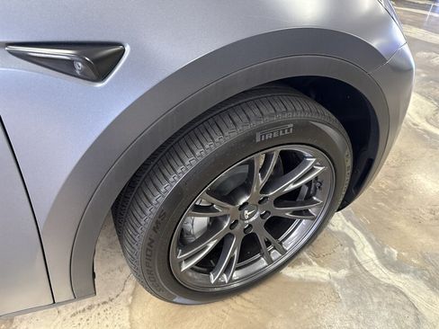 Used 2023 Tesla Model Y AWD image 9