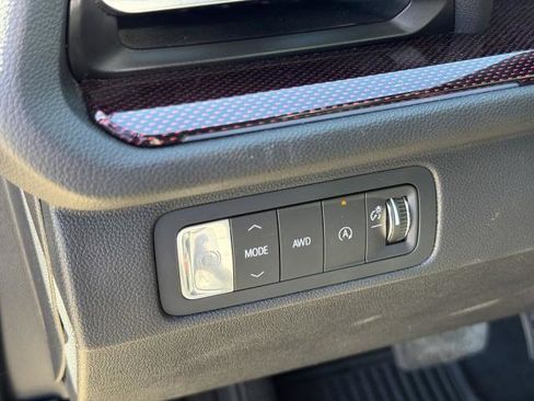 Used 2024 Chevrolet Traverse Z71 image 20