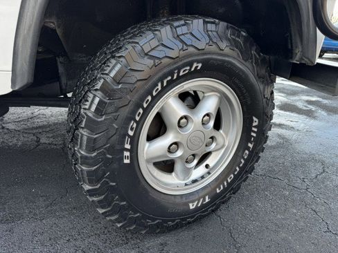 Used 1995 Land Rover Defender 90 image 31