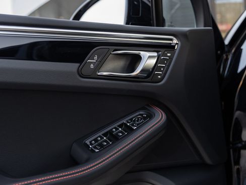 Certified 2026 Porsche Macan S AWD/4WD image 20