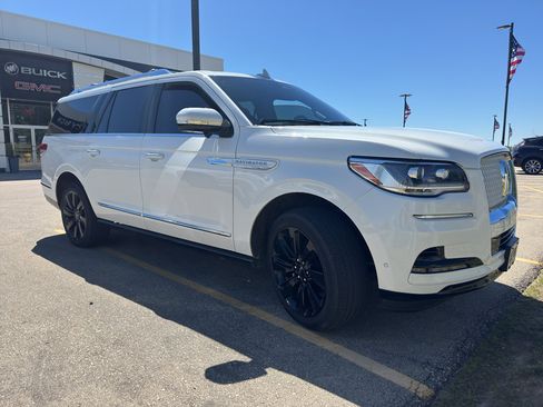Used 2024 Lincoln Navigator L Reserve AWD/4WD image 2