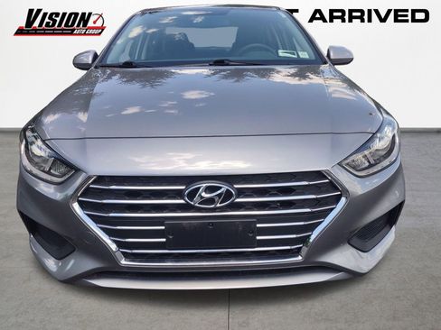 Used 2022 Hyundai Accent SE FWD image 8