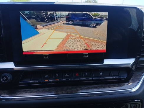 Used 2025 Chevrolet Silverado 1500 LT AWD/4WD image 25