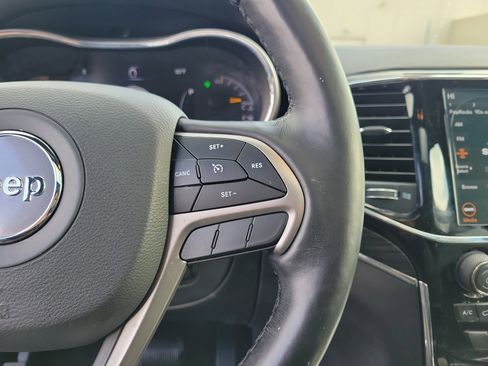 Used 2020 Jeep Grand Cherokee Limited image 23