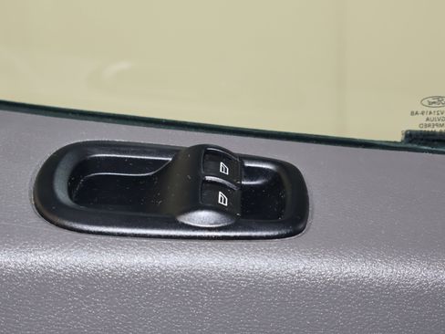 Used 2023 Ford Transit 350 XLT image 33