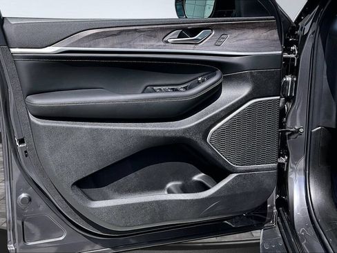 New 2026 Jeep Grand Cherokee L Limited AWD/4WD image 13