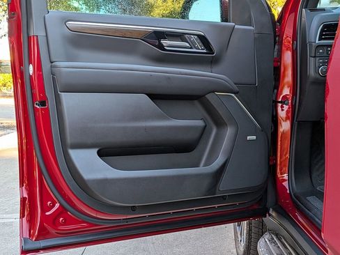 New 2026 Chevrolet Suburban High Country w/ Sun And Tow Package AWD/4WD image 7