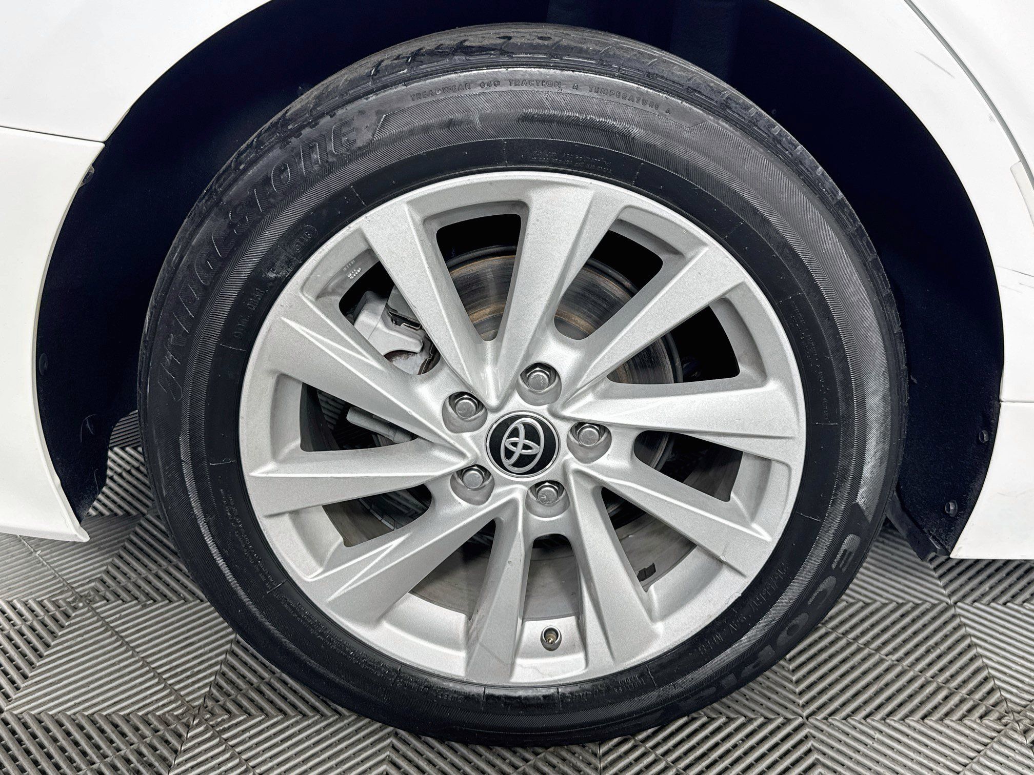 Used 2021 Toyota Camry LE FWD image 30