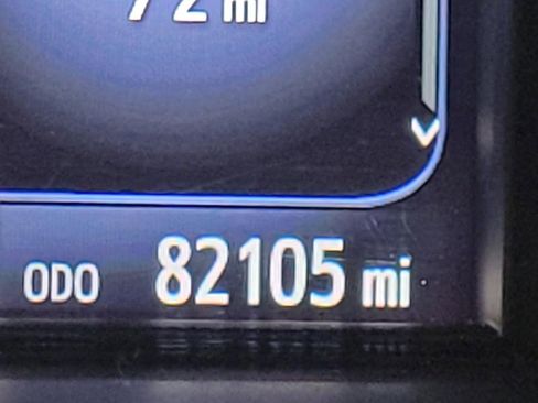 Used 2016 Toyota Camry LE image 3