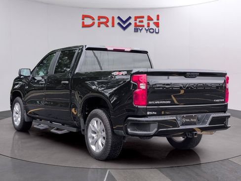 Used 2025 Chevrolet Silverado 1500 Custom w/ LPO, Dark Essentials Package AWD/4WD image 3