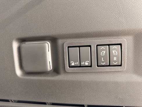 New 2026 GMC Yukon AT4 w/ AT4 Premium Plus Package image 38