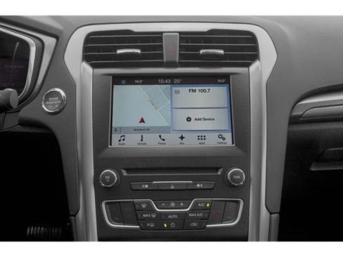 Used 2018 Ford Fusion SE w/ Fusion SE Technology Package AWD/4WD image 17