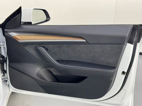 Used 2022 Tesla Model 3 image 44