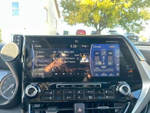 Used 2022 Toyota Highlander Platinum image 13