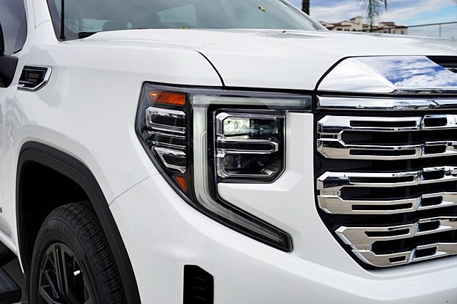 Used 2023 GMC Sierra 1500 Denali w/ Denali Reserve Package AWD/4WD image 12