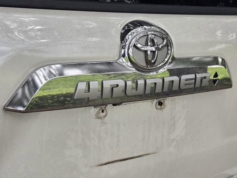 Used 2014 Toyota 4Runner Limited image 9