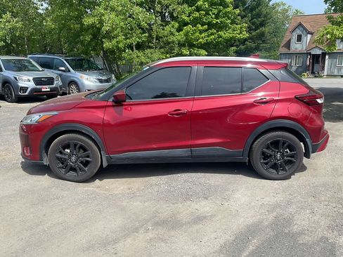 Used 2022 Nissan Kicks SV FWD image 4