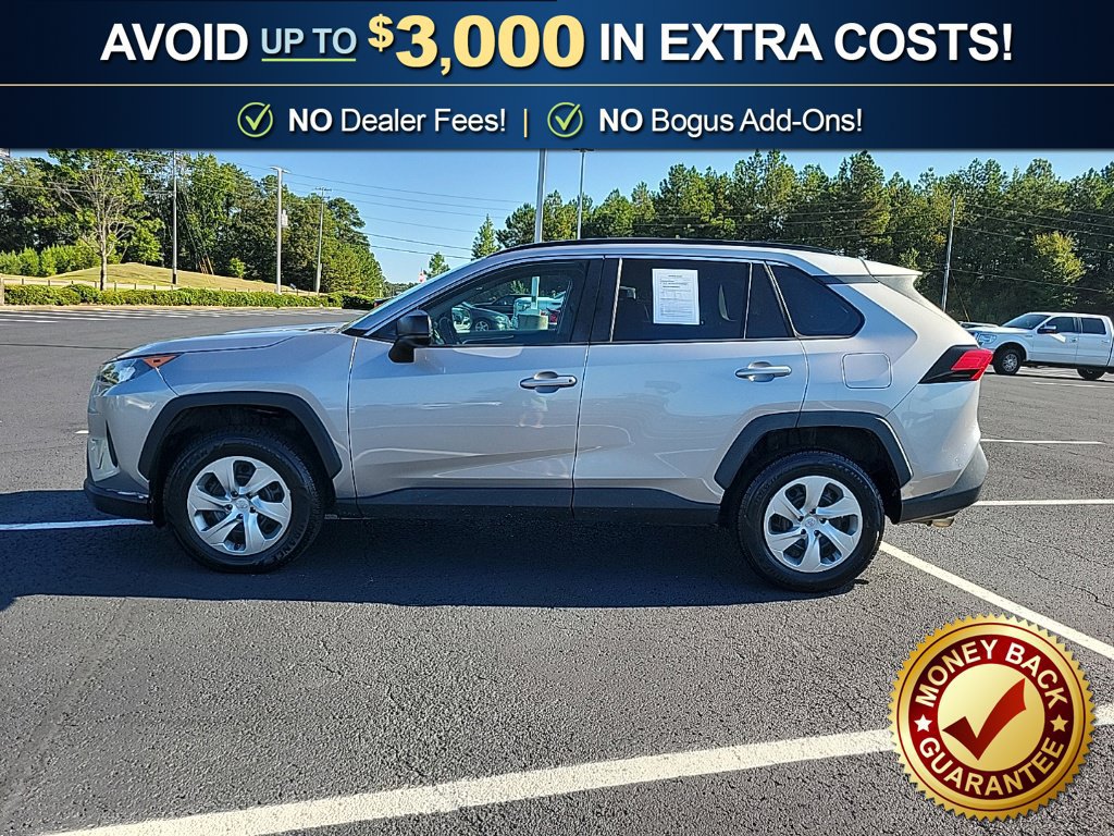 Used 2021 Toyota RAV4 LE FWD image 5