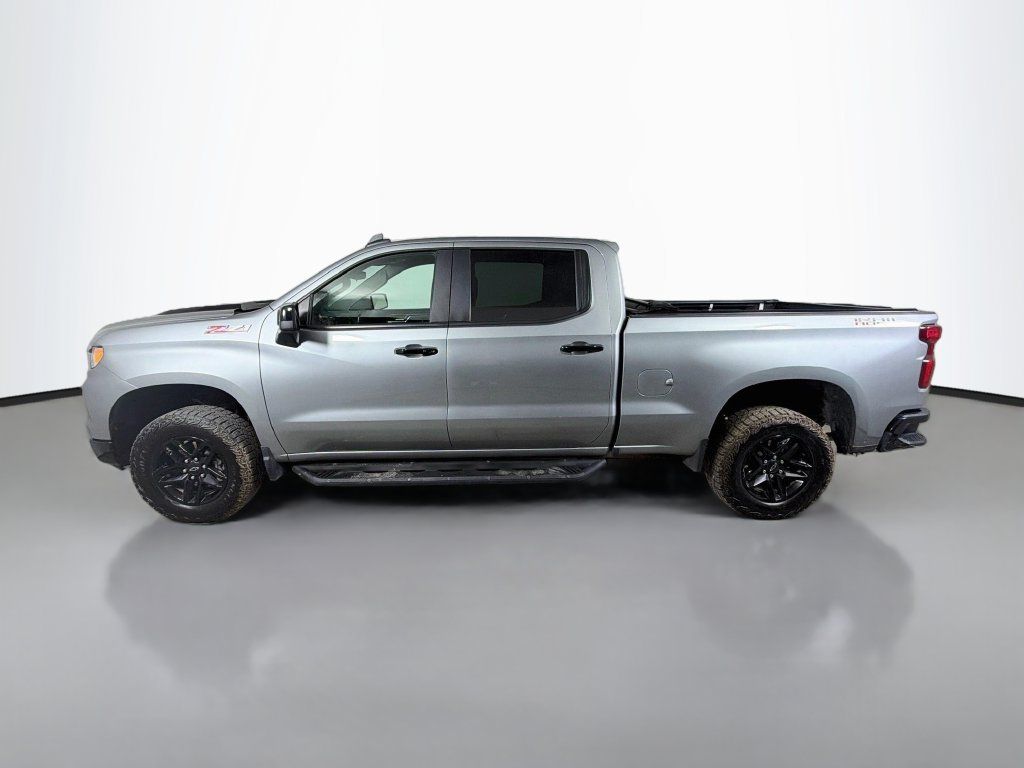 Used 2024 Chevrolet Silverado 1500 LT Trail Boss w/ Convenience Package II AWD/4WD image 9