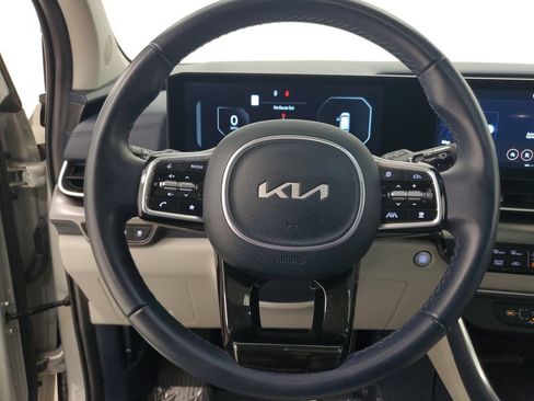 Used 2025 Kia Carnival SX w/ SX Dark Edition Package FWD image 15