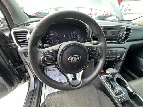 Used 2017 Kia Sportage LX AWD/4WD image 2