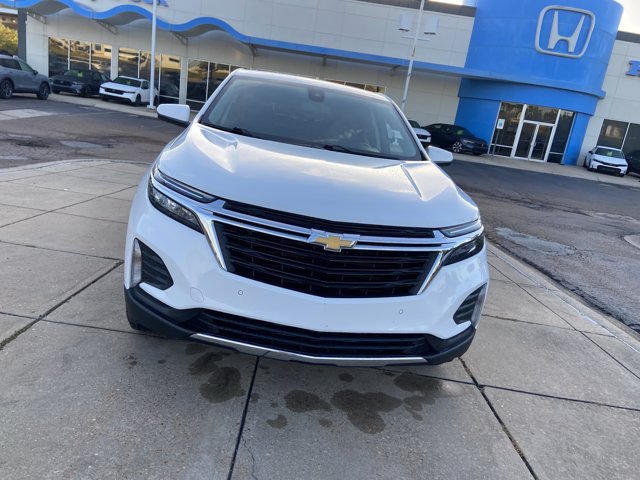 Used 2023 Chevrolet Equinox LT w/ Driver Convenience Package FWD image 3