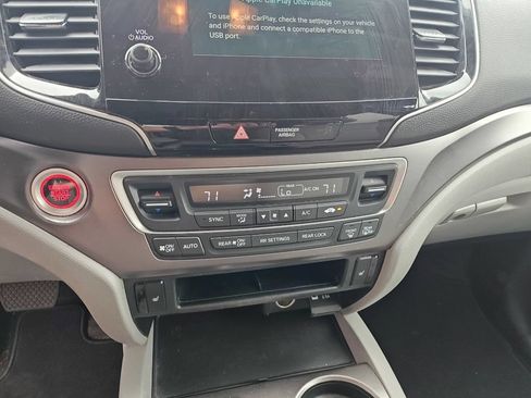 Used 2021 Honda Pilot EX image 10