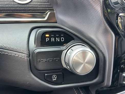 Used 2020 RAM 1500 Limited w/ Black Appearance Package RWD image 31