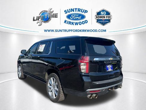 Used 2023 Chevrolet Suburban High Country AWD/4WD image 3