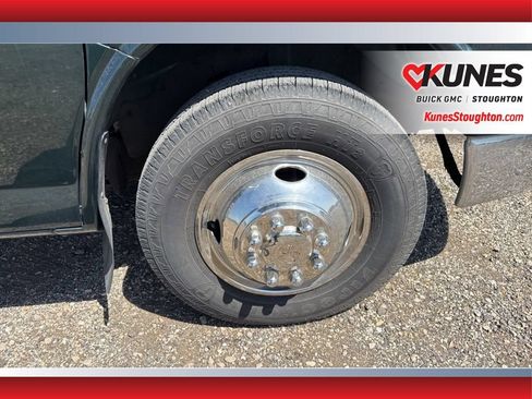 Used 2004 Chevrolet Express 3500 w/ Chrome Appearance Package RWD image 14