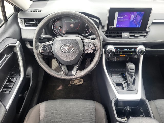 Used 2025 Toyota RAV4 XLE AWD/4WD image 25