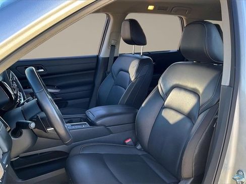 Certified 2025 Nissan Pathfinder SL image 23