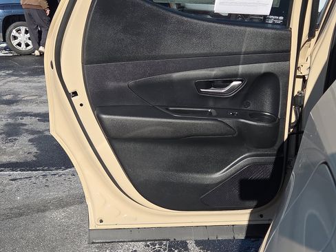 Used 2022 Hyundai Santa Cruz SEL Premium image 17