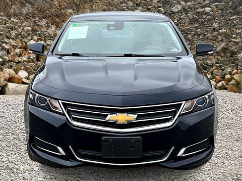 Used 2017 Chevrolet Impala LT w/ Convenience Package image 3
