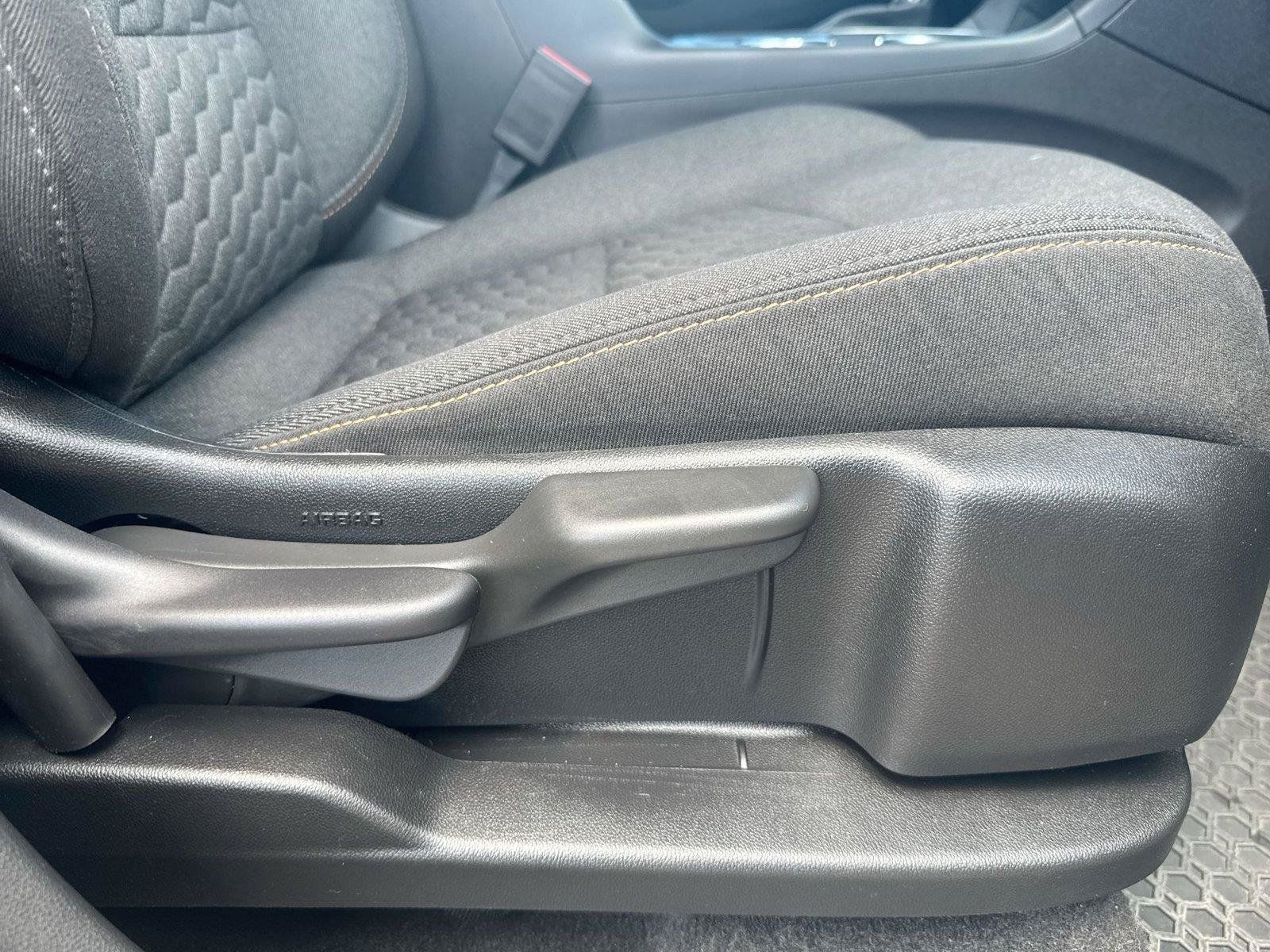 Used 2020 Chevrolet Equinox LT FWD image 16