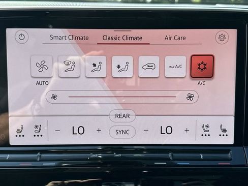 Certified 2024 Volkswagen Atlas SEL AWD/4WD image 24