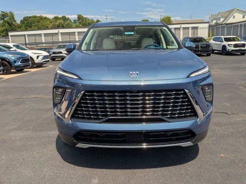 New 2025 Buick Enclave Avenir w/ LPO, Floor Liner Package image 2