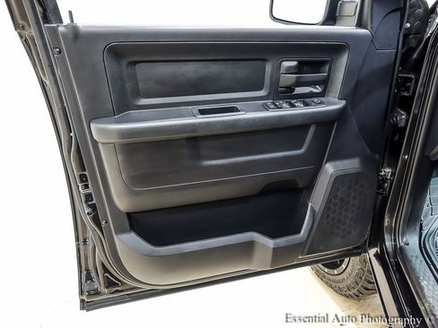 Used 2016 RAM 1500 Express w/ Black Ram 1500 Express Group image 24