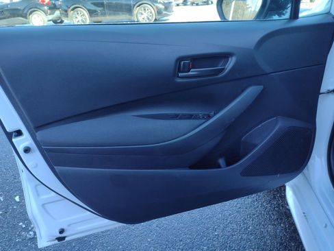 Used 2025 Toyota Corolla LE image 14