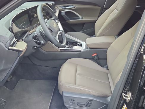 Certified 2025 Audi Q5 Premium w/ Convenience Package AWD/4WD image 10