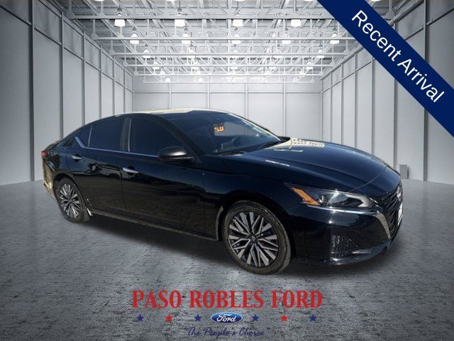 Used 2025 Nissan Altima 2.5 SV FWD image 1