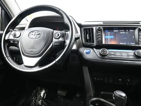 Certified 2018 Toyota RAV4 XLE w/ Convenience Package image 19