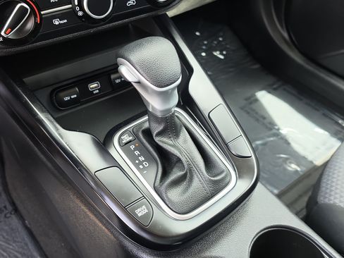 Certified 2025 Kia Soul LX FWD image 25