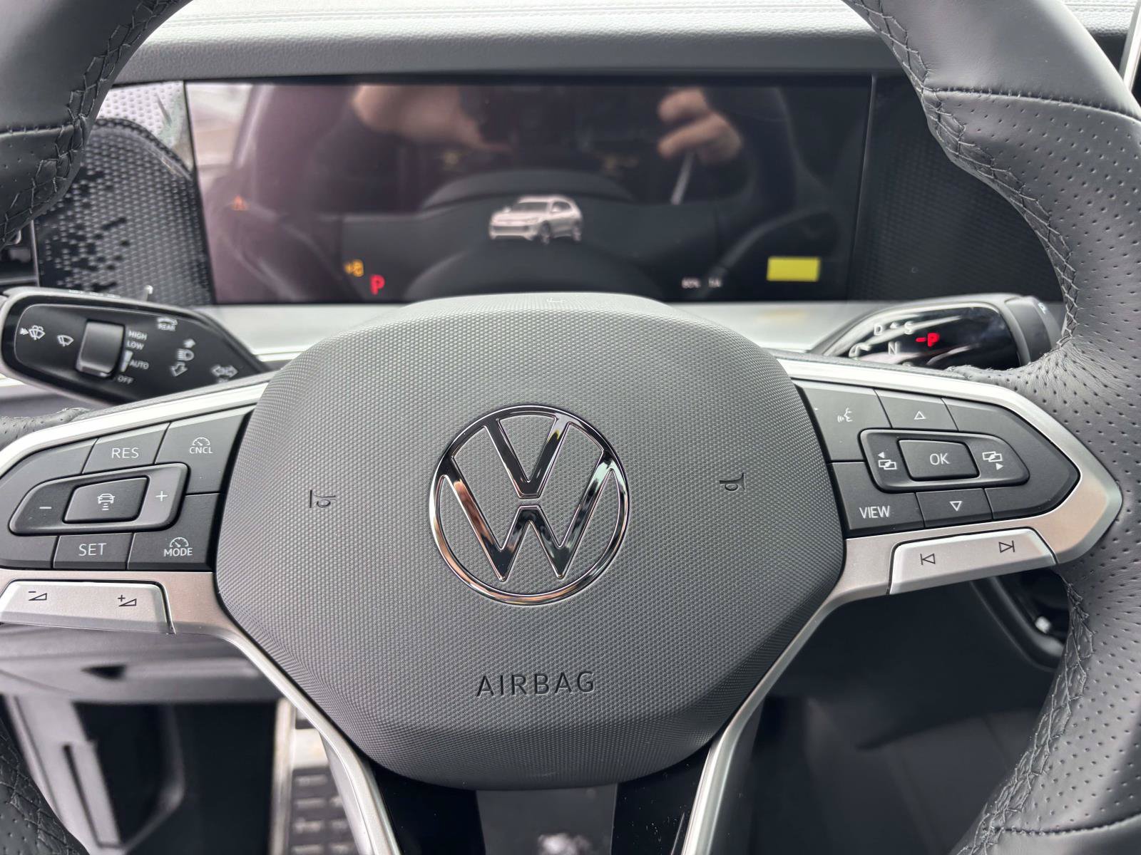 New 2026 Volkswagen Tiguan SE R-Line AWD/4WD image 16