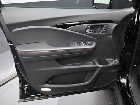Used 2023 Honda Ridgeline Black Edition image 11