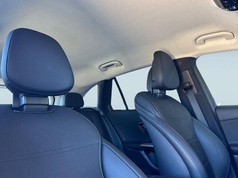 Used 2025 Mercedes-Benz GLC 350e 4MATIC image 25