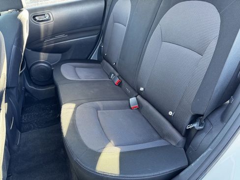 Used 2013 Nissan Rogue SV image 4