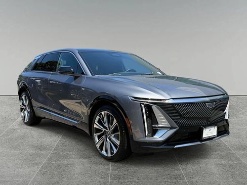 Used 2023 Cadillac Lyriq 2WD image 9
