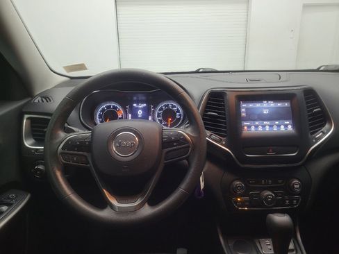 Used 2019 Jeep Cherokee Latitude w/ Popular Appearance Group FWD image 22