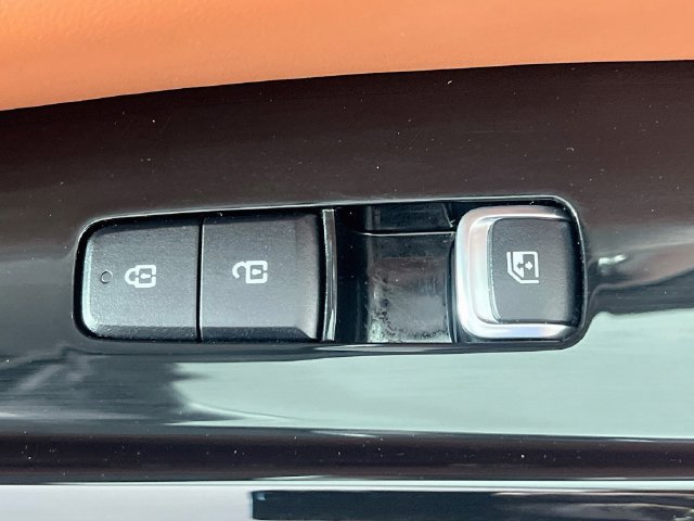 Used 2024 Kia Carnival SX Prestige FWD image 32